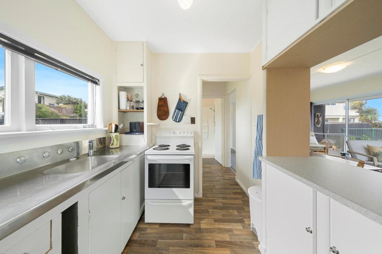 The Green Trout - Paraparaumu Beach Holiday Home Ngoại thất bức ảnh