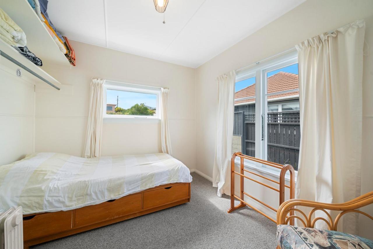 The Green Trout - Paraparaumu Beach Holiday Home Ngoại thất bức ảnh
